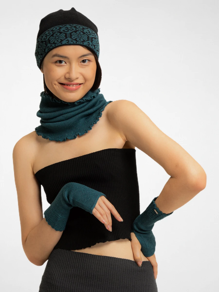 muetze-om-petrol-schwarz-040.webp